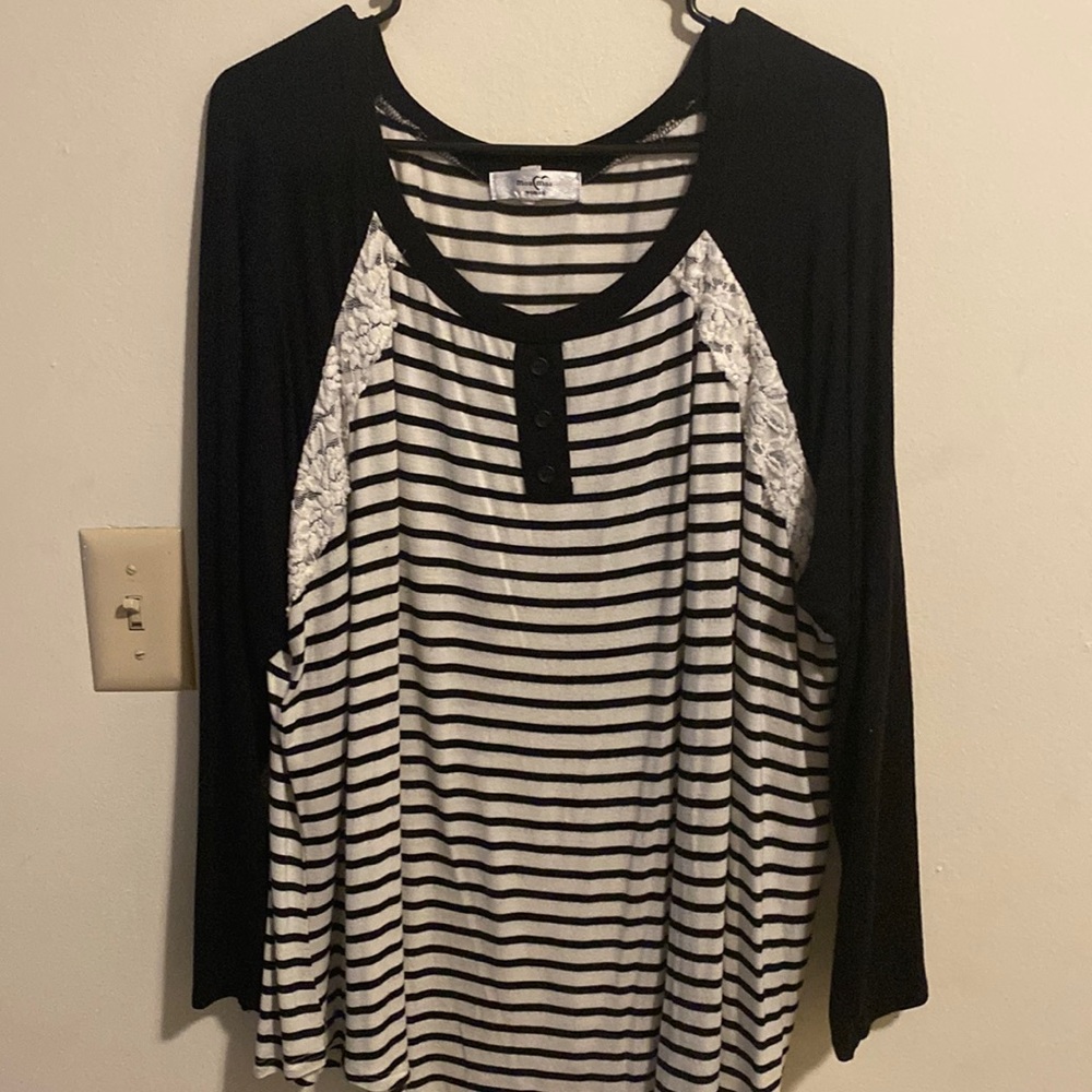 Black and white long sleeve shirt